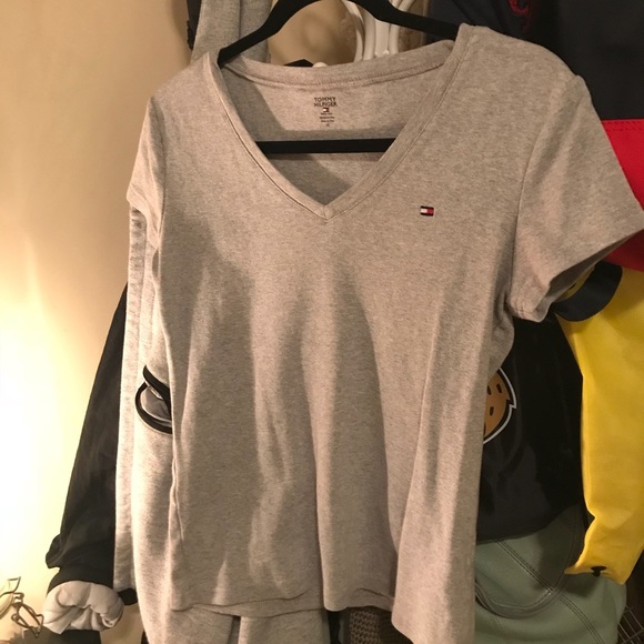 Tommy Hilfiger t-shirt - Picture 2 of 3